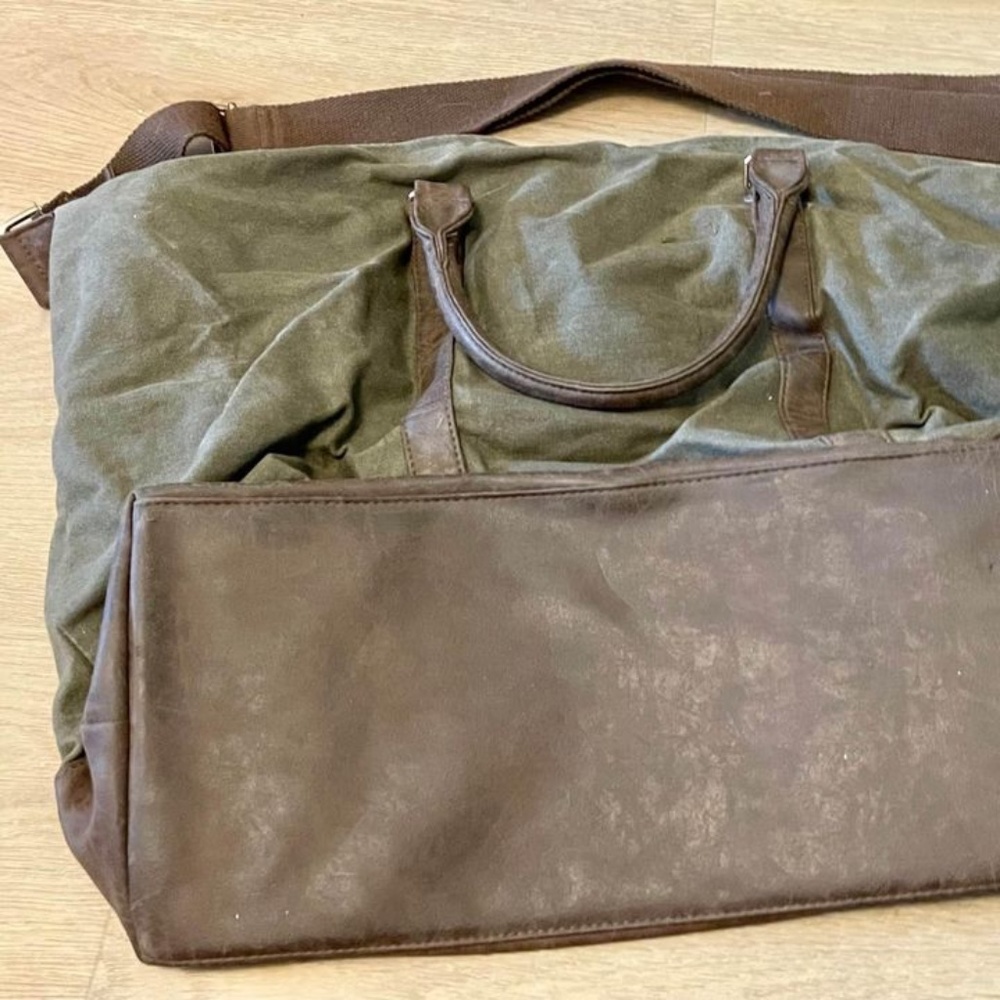 Weekender Bag - Picture 3 of 5